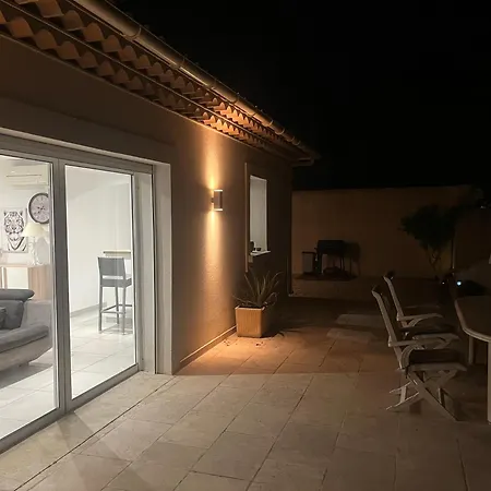 Апартаменты Les Nefliers *