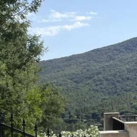 Les Lauriers Apartment