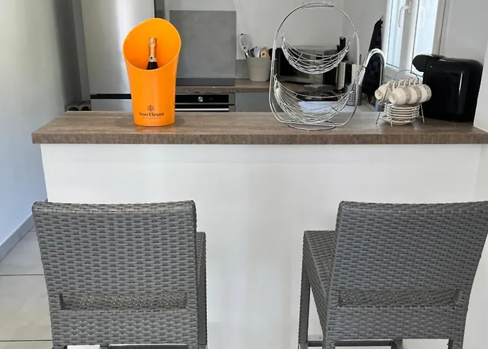 Les Nefliers * סן-מקסים